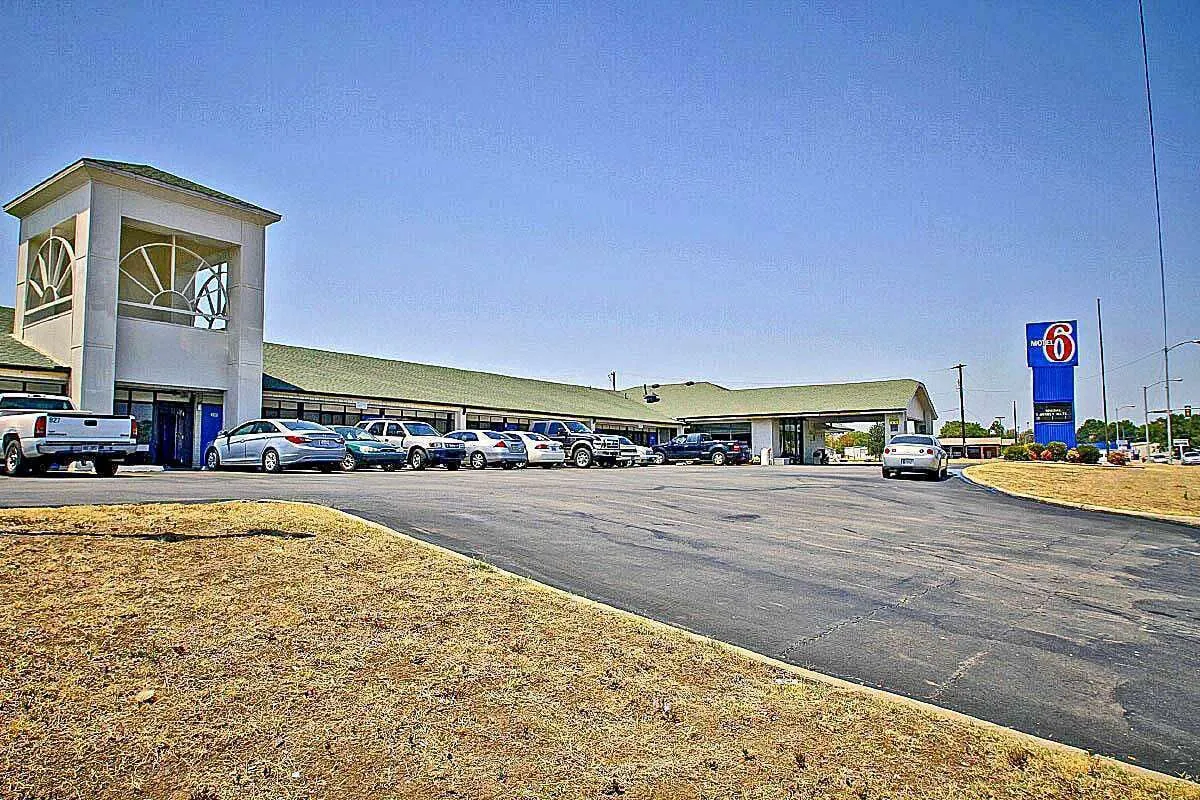 Motel 6 Sallisaw, OK hotel hero