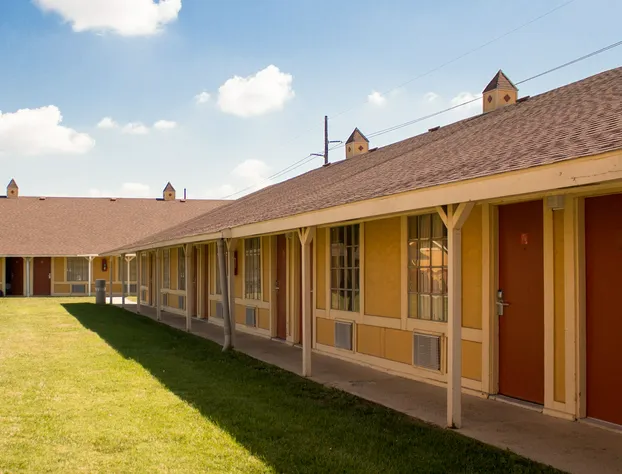 Econo Lodge hotel detail image 4