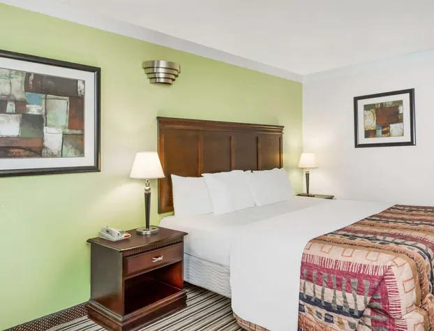 Days Inn by Wyndham Oneonta AL hotel detail image 2