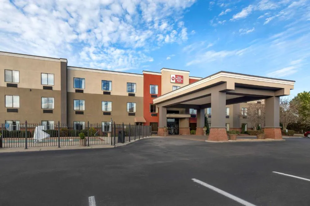 Best Western Plus Gadsden Hotel & Suites hotel hero