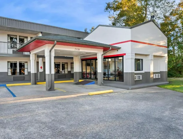 Super 8 by Wyndham Gadsden AL hotel detail image 4