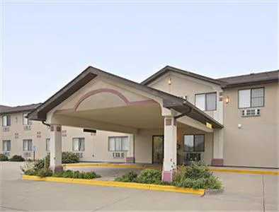 Super 8 by Wyndham Knoxville hotel detail image 1