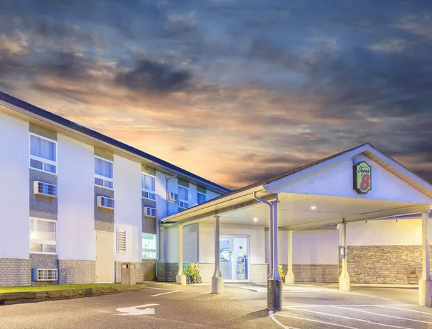 Super 8 by Wyndham Kenora hotel detail image 1