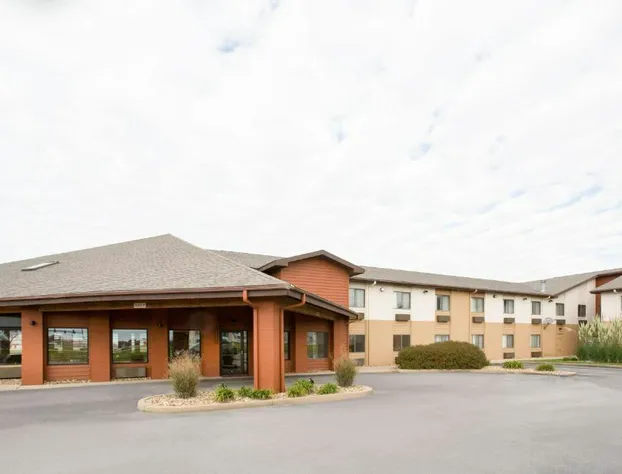 AmericInn by Wyndham Mount Pleasant hotel detail image 1