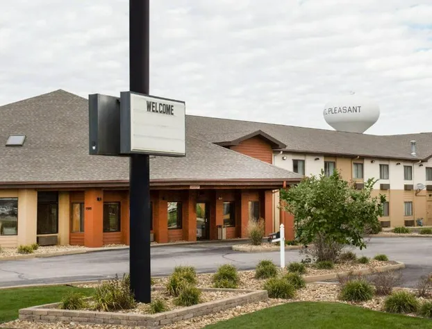 AmericInn by Wyndham Mount Pleasant hotel detail image 1