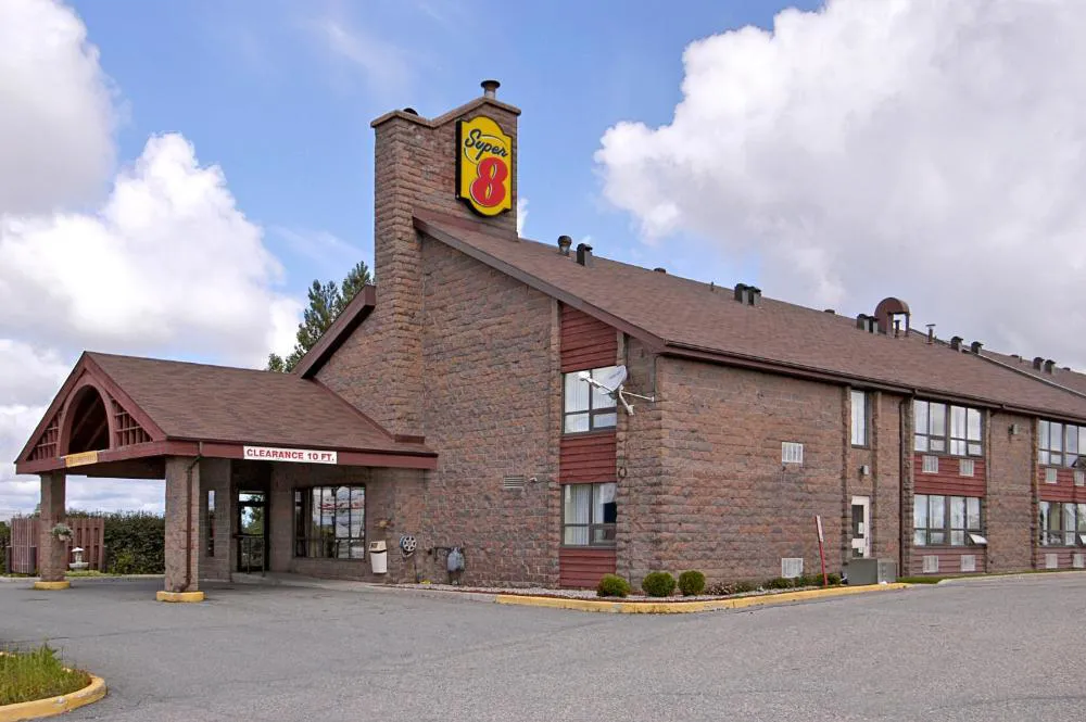 Super 8 by Wyndham Timmins ON hotel hero