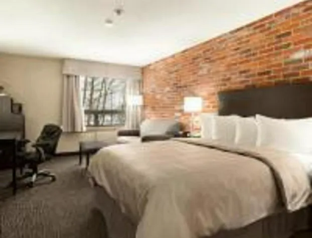 Super 8 by Wyndham Timmins ON hotel detail image 3