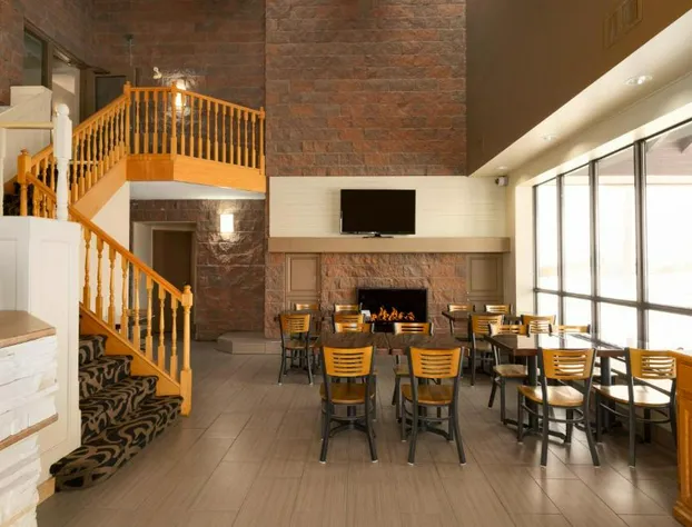 Super 8 by Wyndham Timmins ON hotel detail image 1