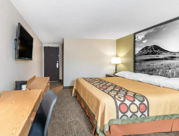 Super 8 by Wyndham Pierre SD hotel detail image 4