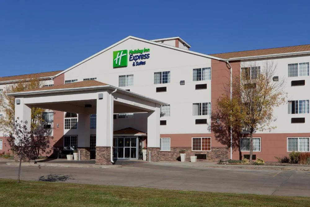Holiday Inn Express & Suites Fort Pierre by IHG hotel hero