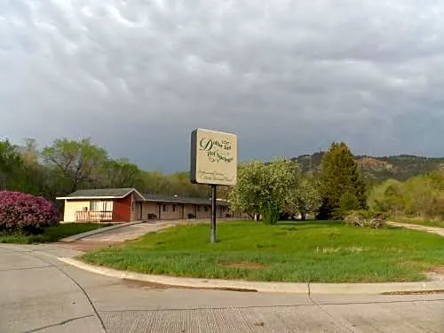 Dollar Inn Hot Springs hotel detail image 2