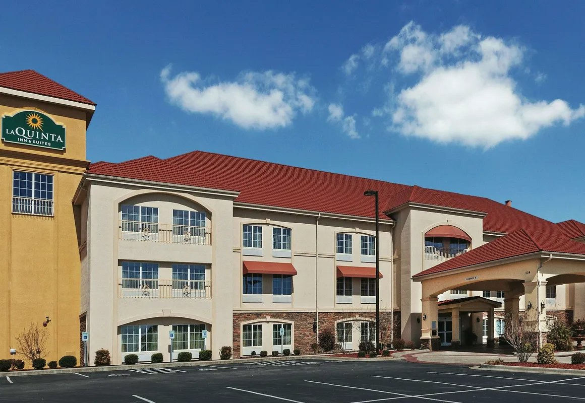 La Quinta Inn & Suites by Wyndham Searcy hotel hero