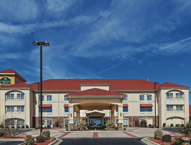 La Quinta Inn & Suites by Wyndham Searcy hotel detail image 1