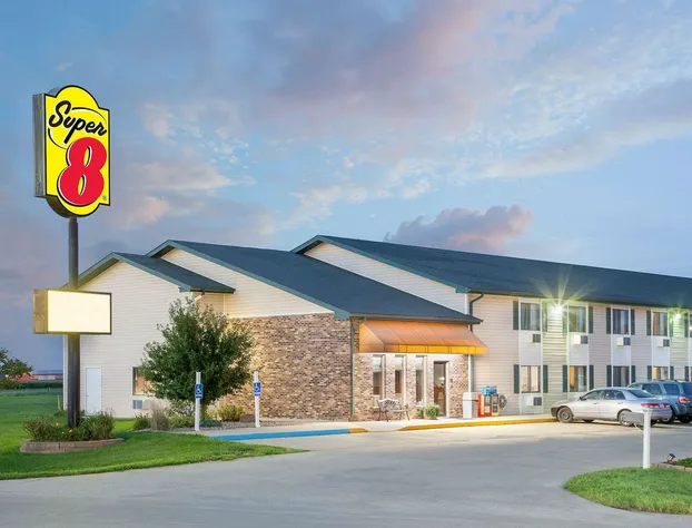 Super 8 by Wyndham Mt Pleasant hotel detail image 1