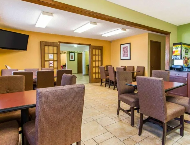Quality Inn & Suites Ottumwa North hotel detail image 1