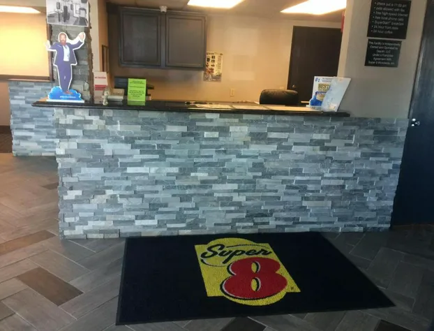 Super 8 by Wyndham Fort Madison hotel detail image 3