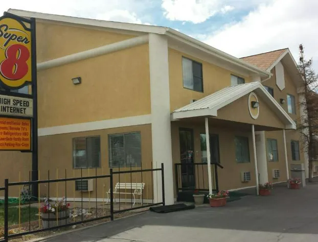 Super 8 by Wyndham Riverton hotel detail image 2