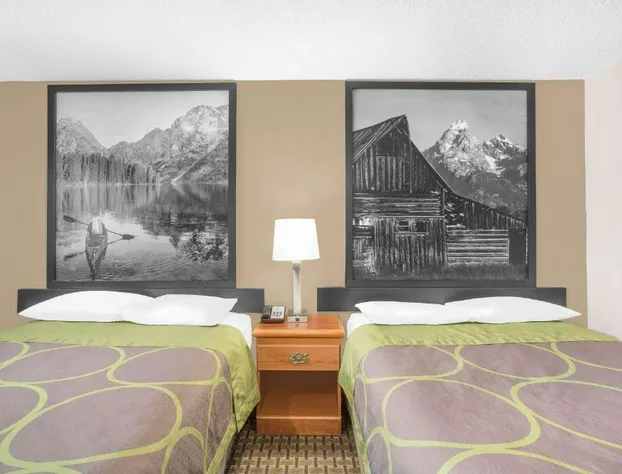 Super 8 by Wyndham Riverton hotel detail image 3