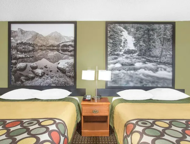 Super 8 by Wyndham Riverton hotel detail image 4