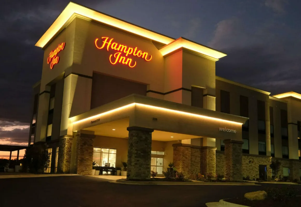 Hampton Inn Searcy hotel hero