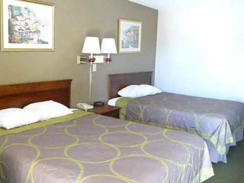 Super 8 by Wyndham Childress hotel detail image 3