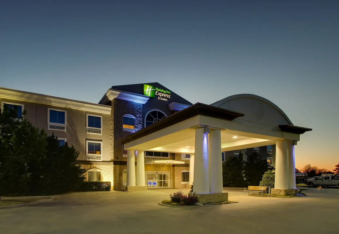 Holiday Inn Express Hotel & Suites Vernon College Area by IHG hotel hero