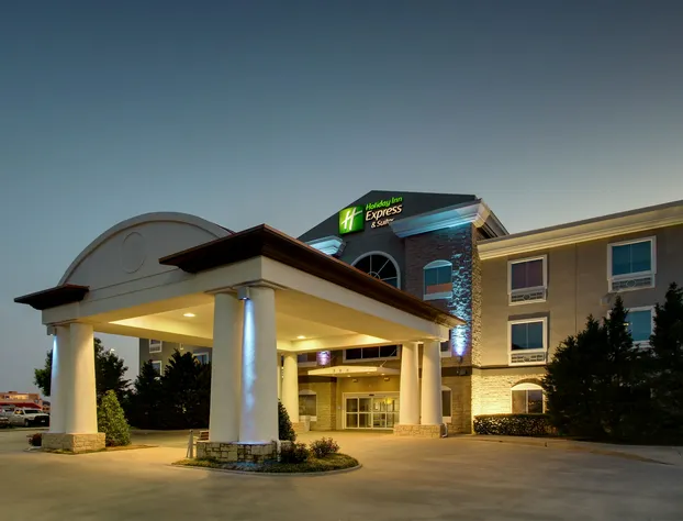 Holiday Inn Express Hotel & Suites Vernon College Area by IHG hotel detail image 2