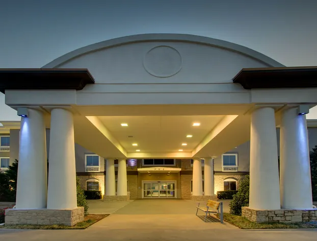 Holiday Inn Express Hotel & Suites Vernon College Area by IHG hotel detail image 4