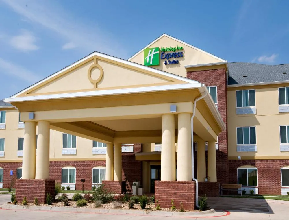 Holiday Inn Express & Suites Childress by IHG hotel hero