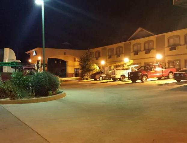 Days Inn by Wyndham Childress hotel detail image 1