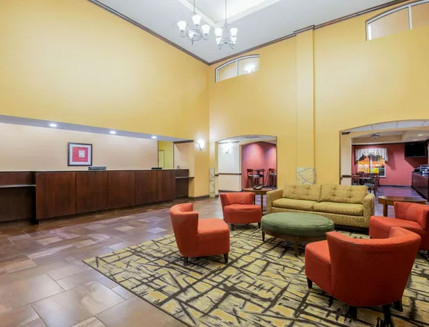 La Quinta Inn & Suites by Wyndham Eastland hotel detail image 3