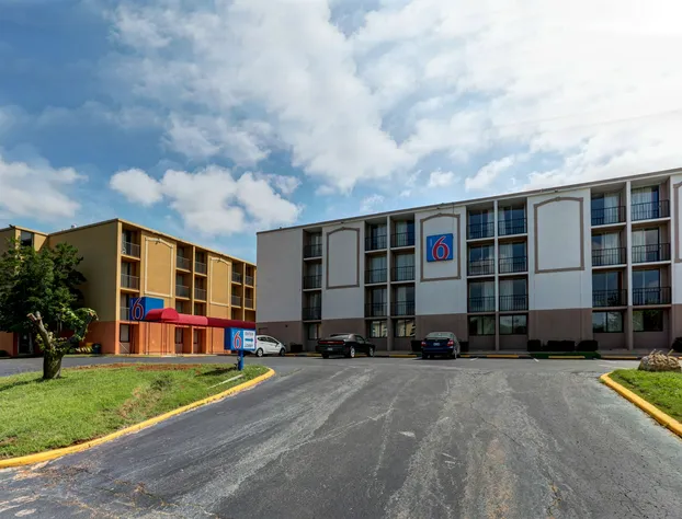 Motel 6 Jackson, TN hotel detail image 4