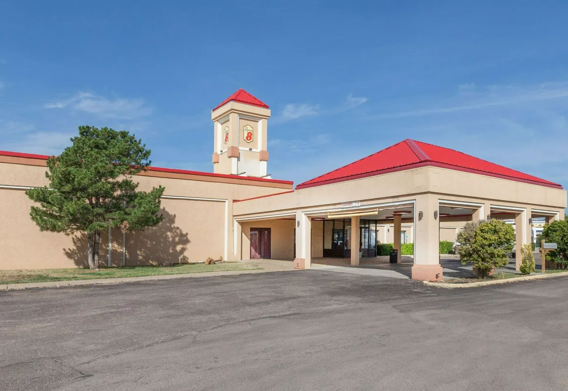 Super 8 by Wyndham Plainview hotel hero