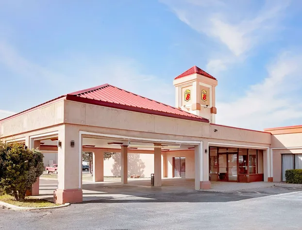 Super 8 by Wyndham Plainview hotel detail image 1