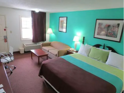 Super 8 by Wyndham Kingston hotel detail image 3