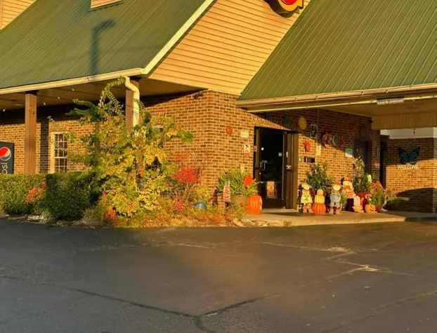 Super 8 by Wyndham Kingston hotel detail image 1