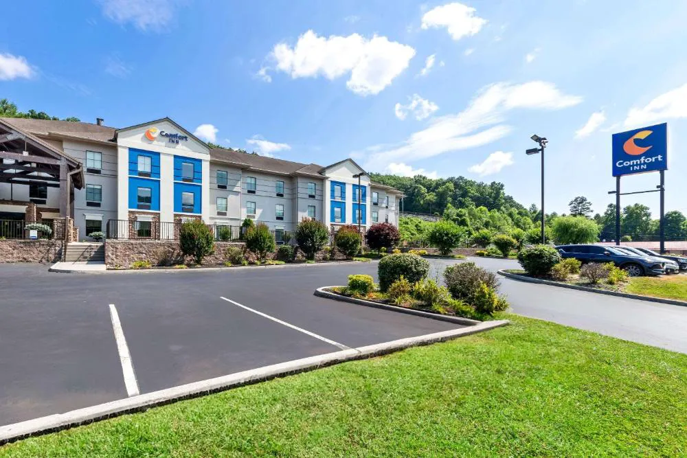 Comfort Inn Harriman hotel hero