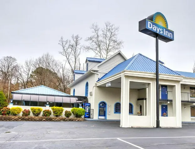 Days Inn by Wyndham Harriman hotel detail image 1