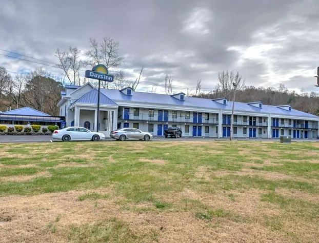 Days Inn by Wyndham Harriman hotel detail image 1