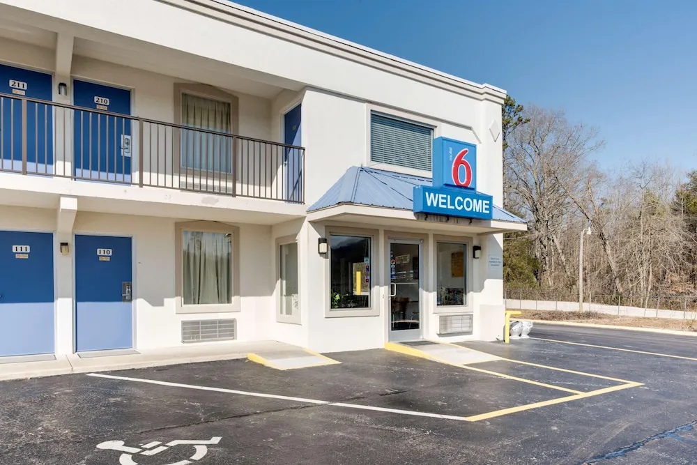 Motel 6 Kingston, TN hotel hero