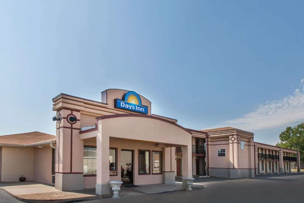 Days Inn by Wyndham El Reno hotel hero