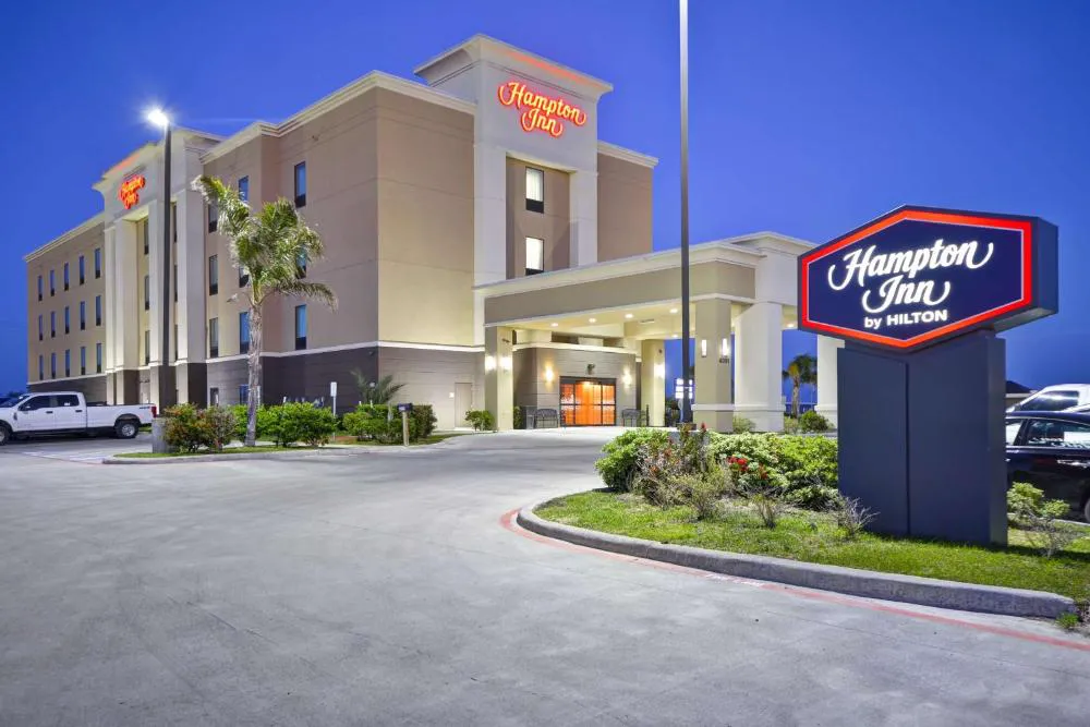 Hampton Inn Kenedy hotel hero