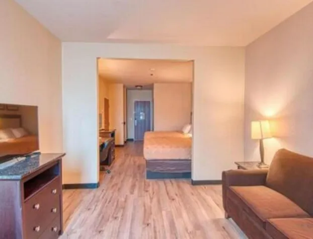 Express Inn & Suites hotel detail image 3