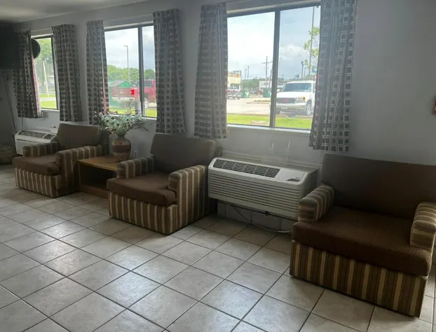 Super 8 by Wyndham Cleveland TX hotel detail image 3