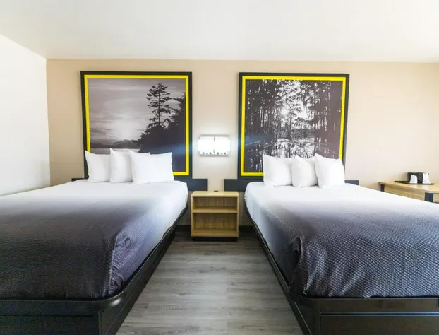 Super 8 by Wyndham Jasper TX hotel detail image 4