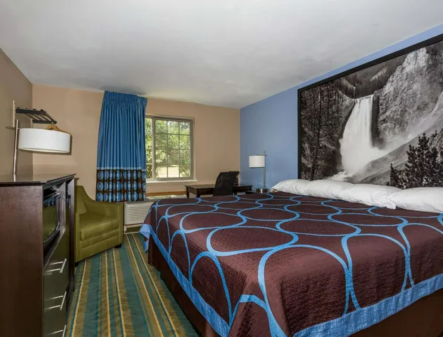 Super 8 by Wyndham Douglas hotel detail image 4