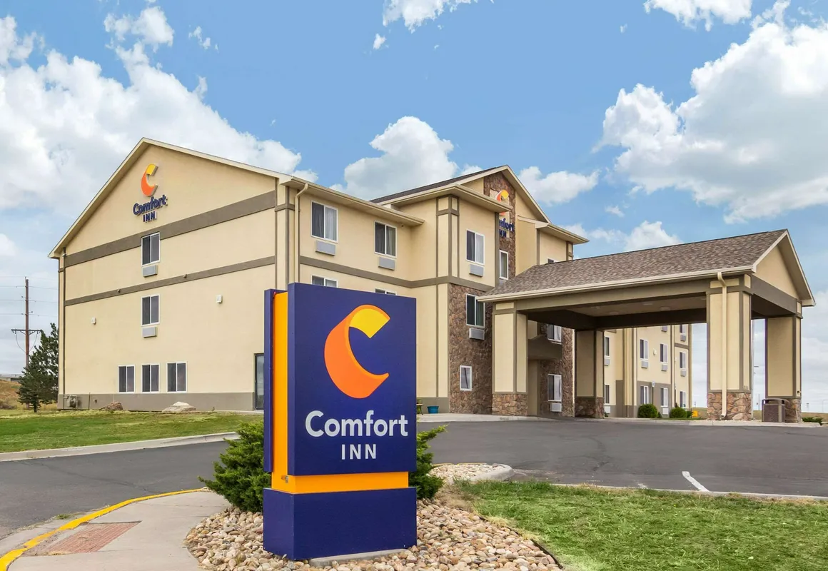 Comfort Inn & Suites Sterling hotel hero