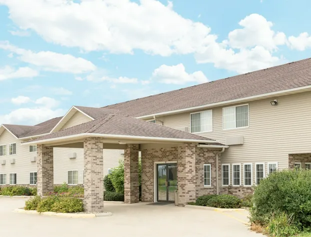 Western Inn & Suites hotel detail image 1