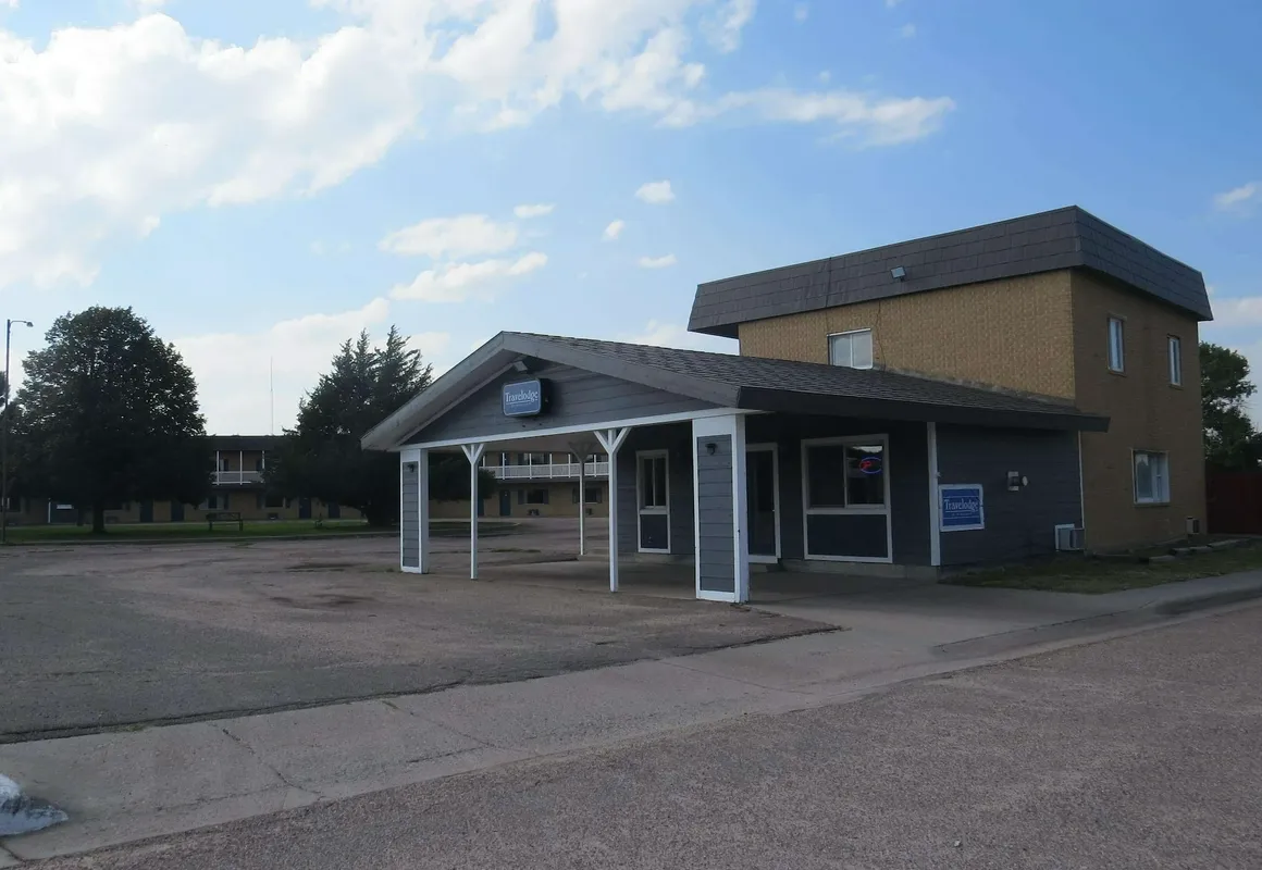 Travelodge by Wyndham Stratton hotel hero