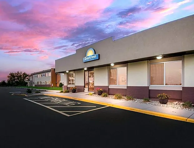 Days Inn by Wyndham Newton hotel detail image 4